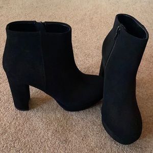 Suede Black Chunk Heel Boots